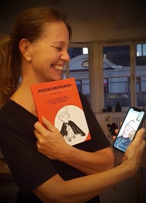 Anna Persson designer med boken Prestationsprinsen